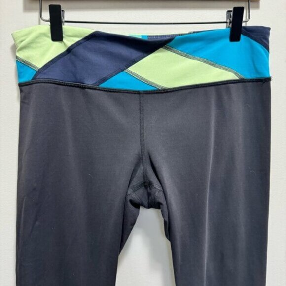 Lululemon Run Inspire Crops Size 10 Activewear Workout Yoga Running - Picture 2 of 9